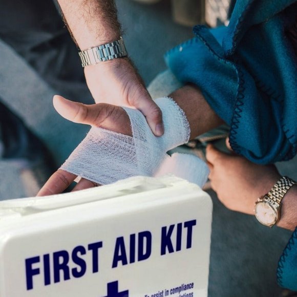 First Aid Emergency Kit Minor Emergencies ANSI Compliant Weatherproof Case - Picture 4 of 8